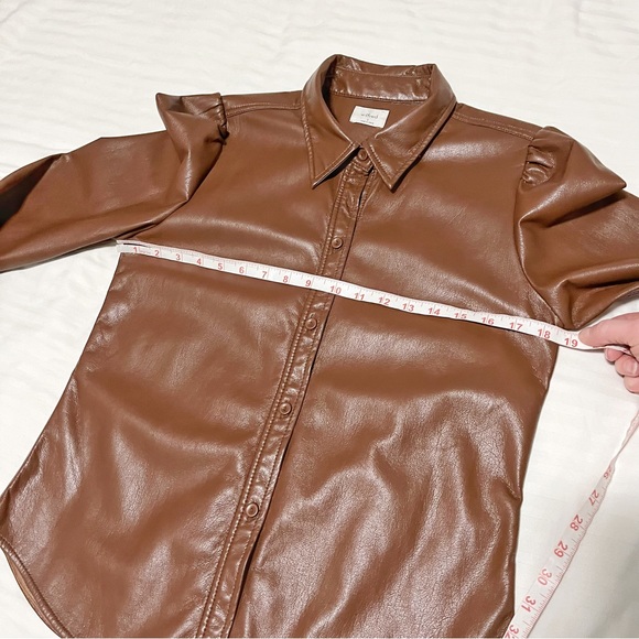 Aritzia Wilfred Mila Faux Leather Puff Sleeve Button Down Shirt Brown sz Small - Picture 13 of 15